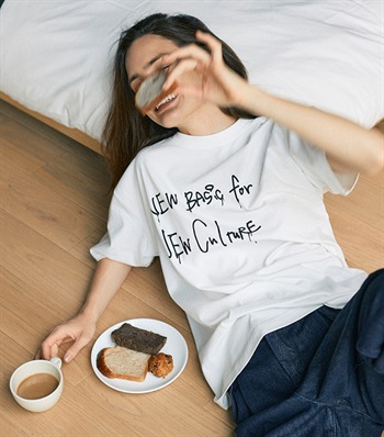 LE SOUK HOLIDAY koeコラボビックシルエットプリントTシャツ_variationthumb_1