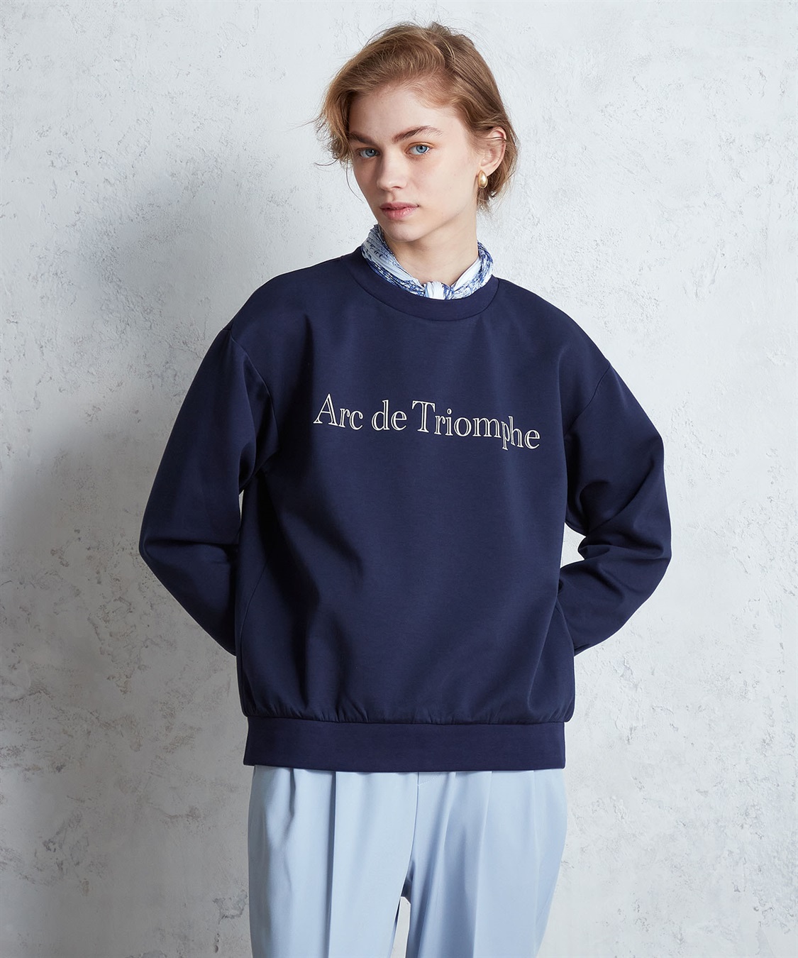 LE SOUK HOLIDAY カレッジプリントダンボールプルオーバー_variation_3