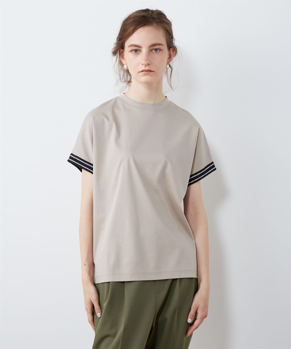 LE SOUK HOLIDAY テープ使いモックネックTシャツ_variation_3