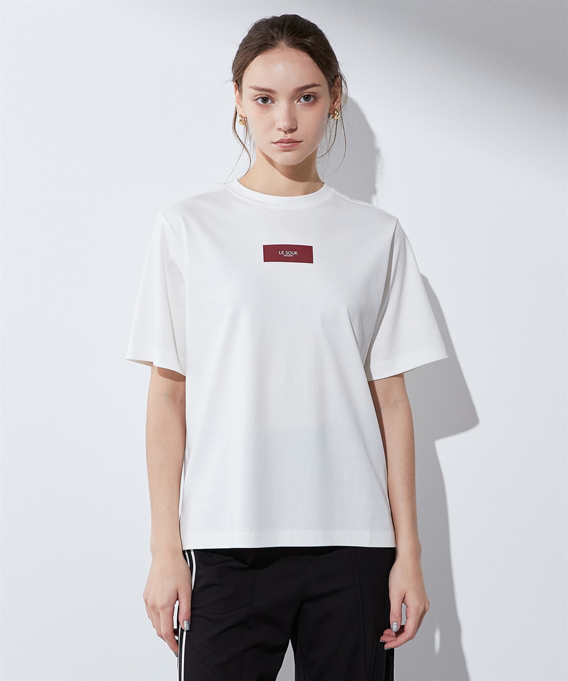 LE SOUK HOLIDAY 【接触冷感・汗じみ防止】ボックスロゴTシャツ_variation_1