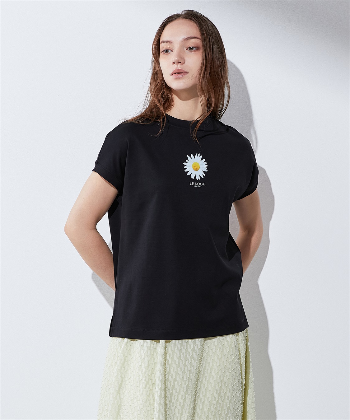 LE SOUK HOLIDAY 【接触冷感・汗じみ防止】フラワープリントTシャツ_variation_1