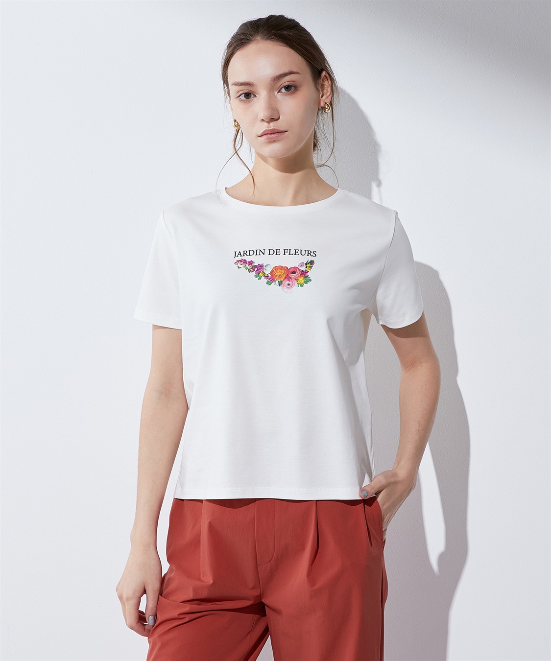 LE SOUK HOLIDAY 【接触冷感・汗じみ防止】ブーケプリントTシャツ_main