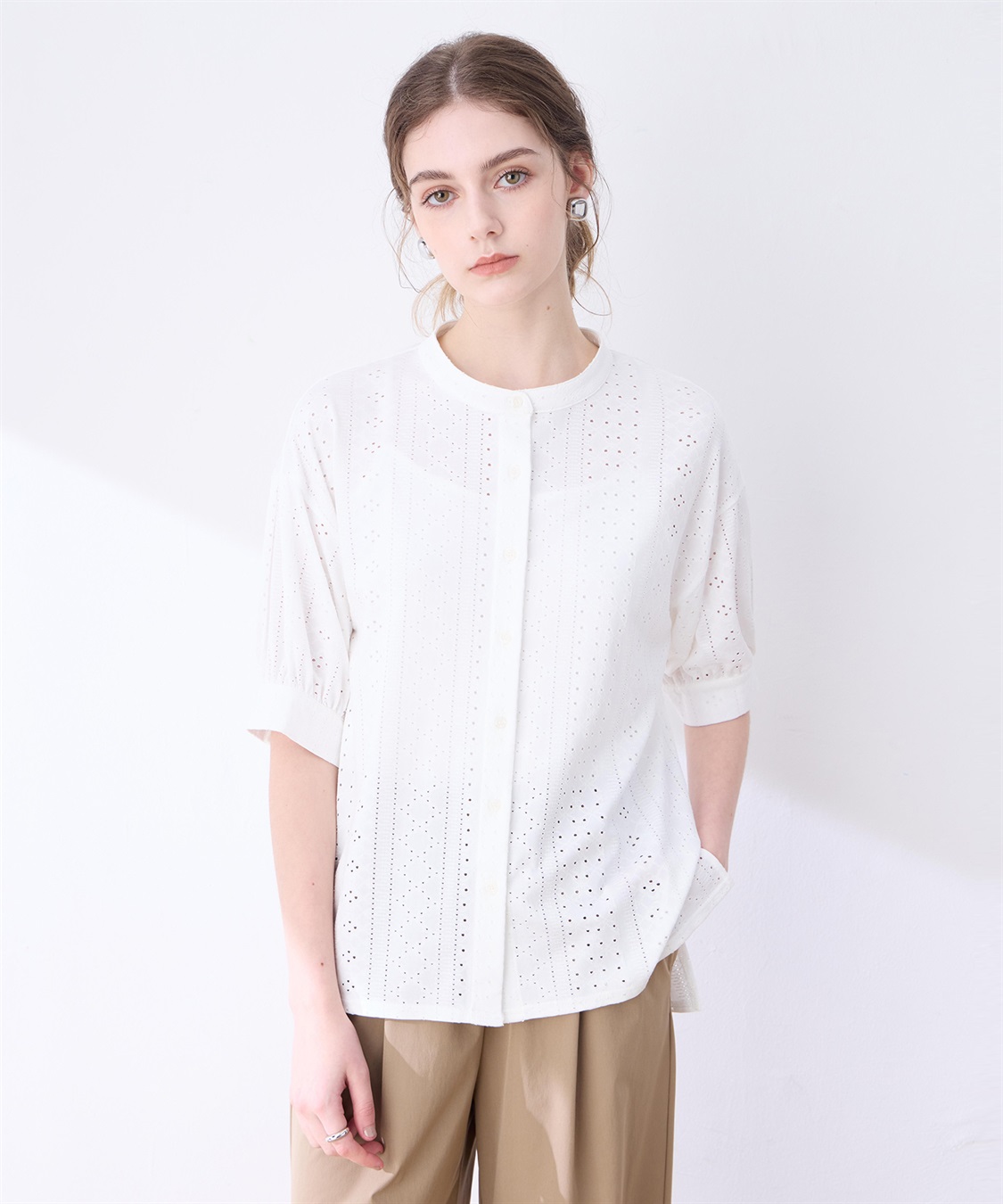 LE SOUK HOLIDAY カットワークレースバンドカラーブラウス