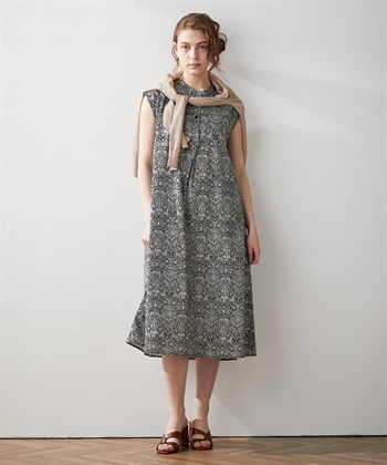 リバティープリントバンドカラーワンピース LE SOUK HOLIDAY｜クロス