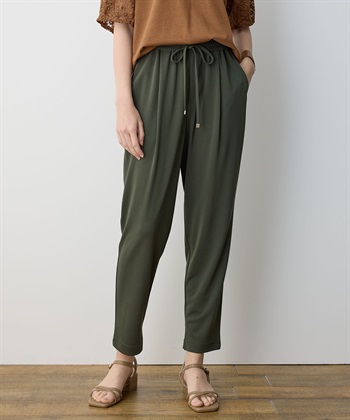 【イージーエレガンス】ストレッチタックテーパードパンツ【接触冷感・ウエストゴム・カットソー素材】(カーキ-M)