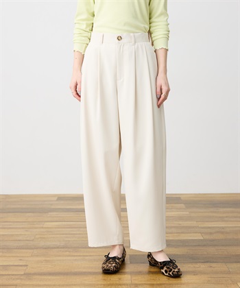 【WEB限定】タックカーブパンツ【後ろウエストゴム】(オフホワイト-M)