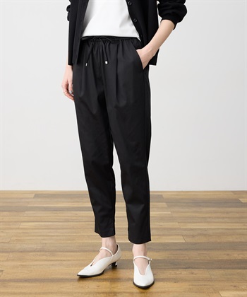 ストレッチタックテーパードパンツ【ウエストゴム・サスティナブル素材】(ブラック-S)