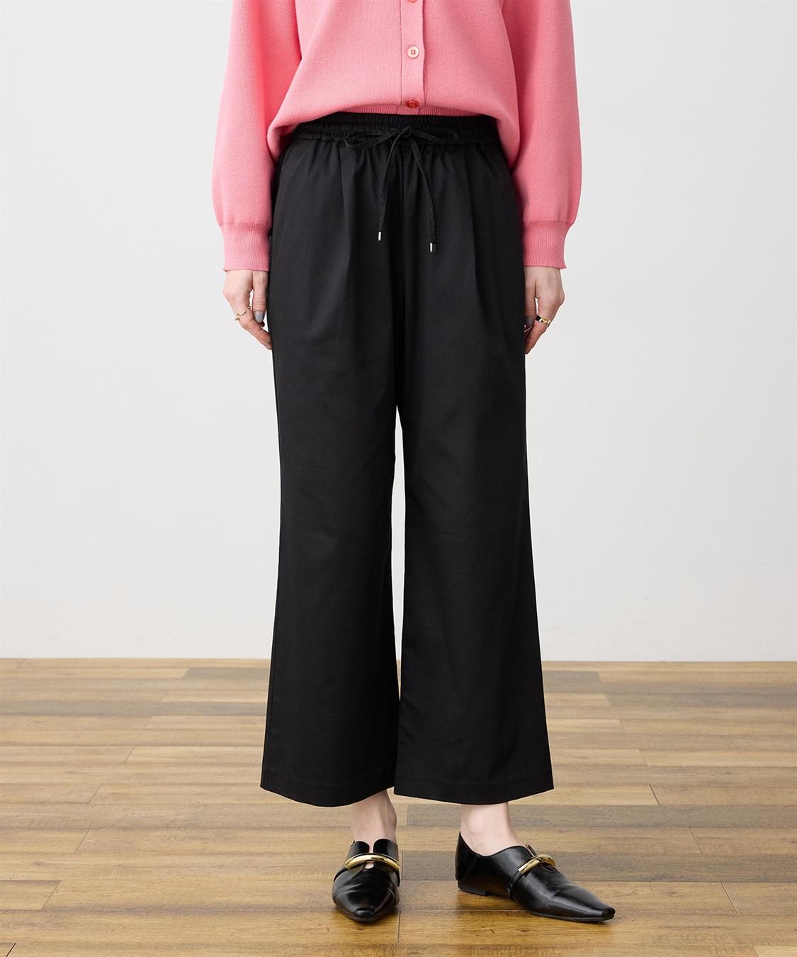 LE SOUK HOLIDAY ストレッチタックワイドパンツ【ウエストゴム・サスティナブル素材】_variation_1