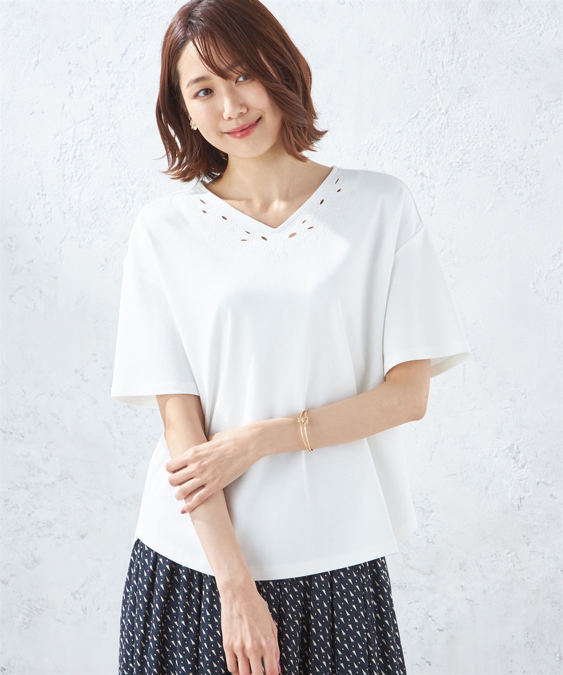 A/C DESIGN BY ALPHA CUBIC カットワーク刺しゅうプルオーバー_variation_1