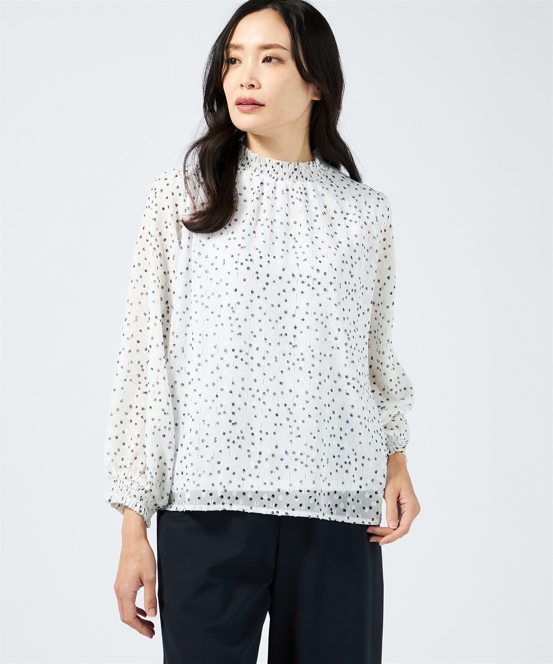 美品 アストラット 定価3万円 ふんわりギャザーブラウス ホワイト T12 枕 高さ調節タイプ 手洗い可 ピーチスキン加工 PTU-4060T