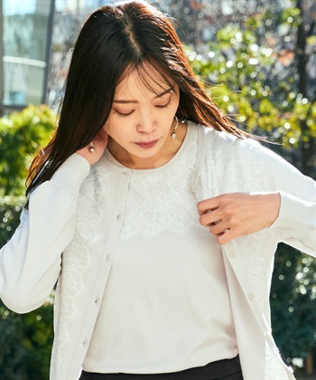 A/C DESIGN BY ALPHA CUBIC レースアクセントクルーニットプルオーバー_variationthumb_1