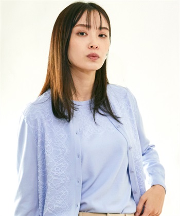 A/C DESIGN BY ALPHA CUBIC レースアクセントクルーニットプルオーバー_variationthumb_3