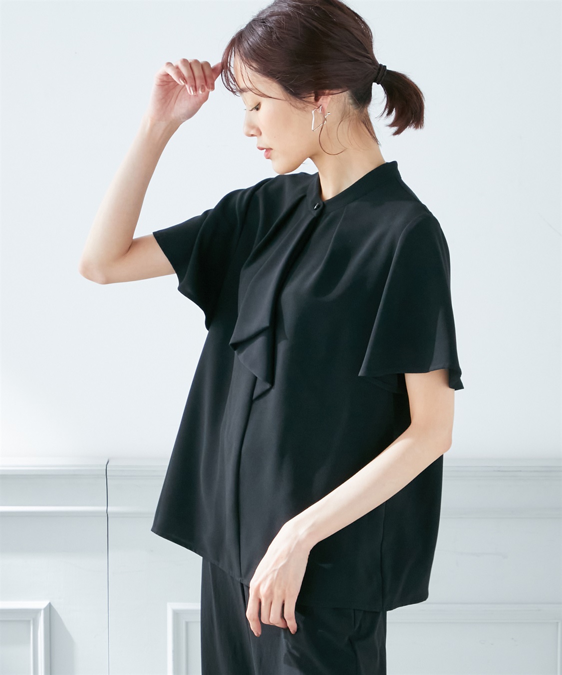 【美品】bow.a ボウエー 水際ナミナミブラウス ブラック 美品】完売交渉可❢bow.a ボウエー 水際ナミナミブラウス ブラック