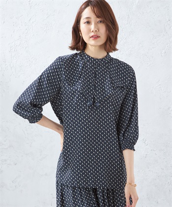 A/C DESIGN BY ALPHA CUBIC 【接触冷感】幾何プリントフリルブラウス_variationthumb_3