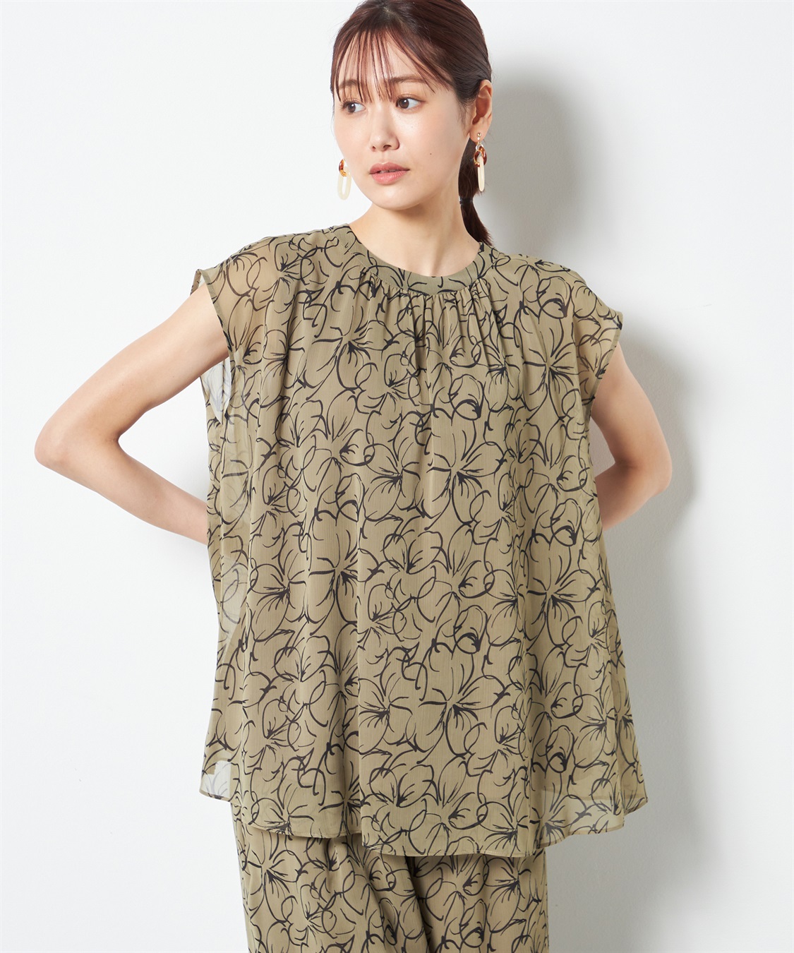 A/C DESIGN BY ALPHA CUBIC リーフ柄ブラウス_variation_2