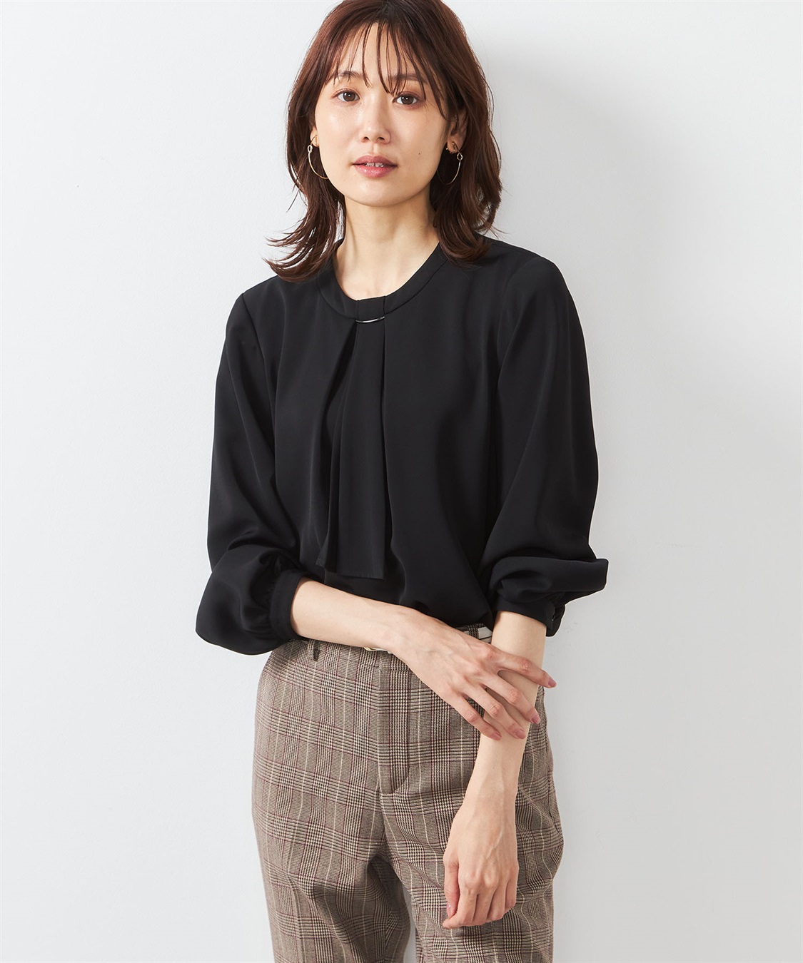 A/C DESIGN BY ALPHA CUBIC メタルパーツ付きボウタイブラウス_main