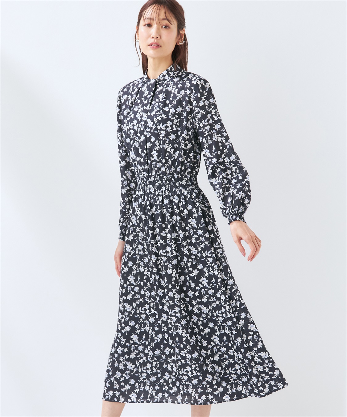 A/C DESIGN BY ALPHA CUBIC 【ウォッシャブル】フラワープリントボウタイ風ワンピース_variation_2