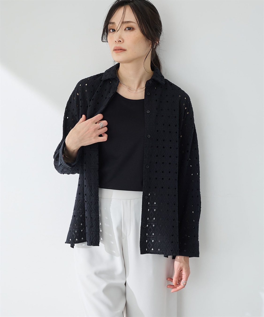 A/C DESIGN BY ALPHA CUBIC 総刺しゅうシャツブラウス_variation_1