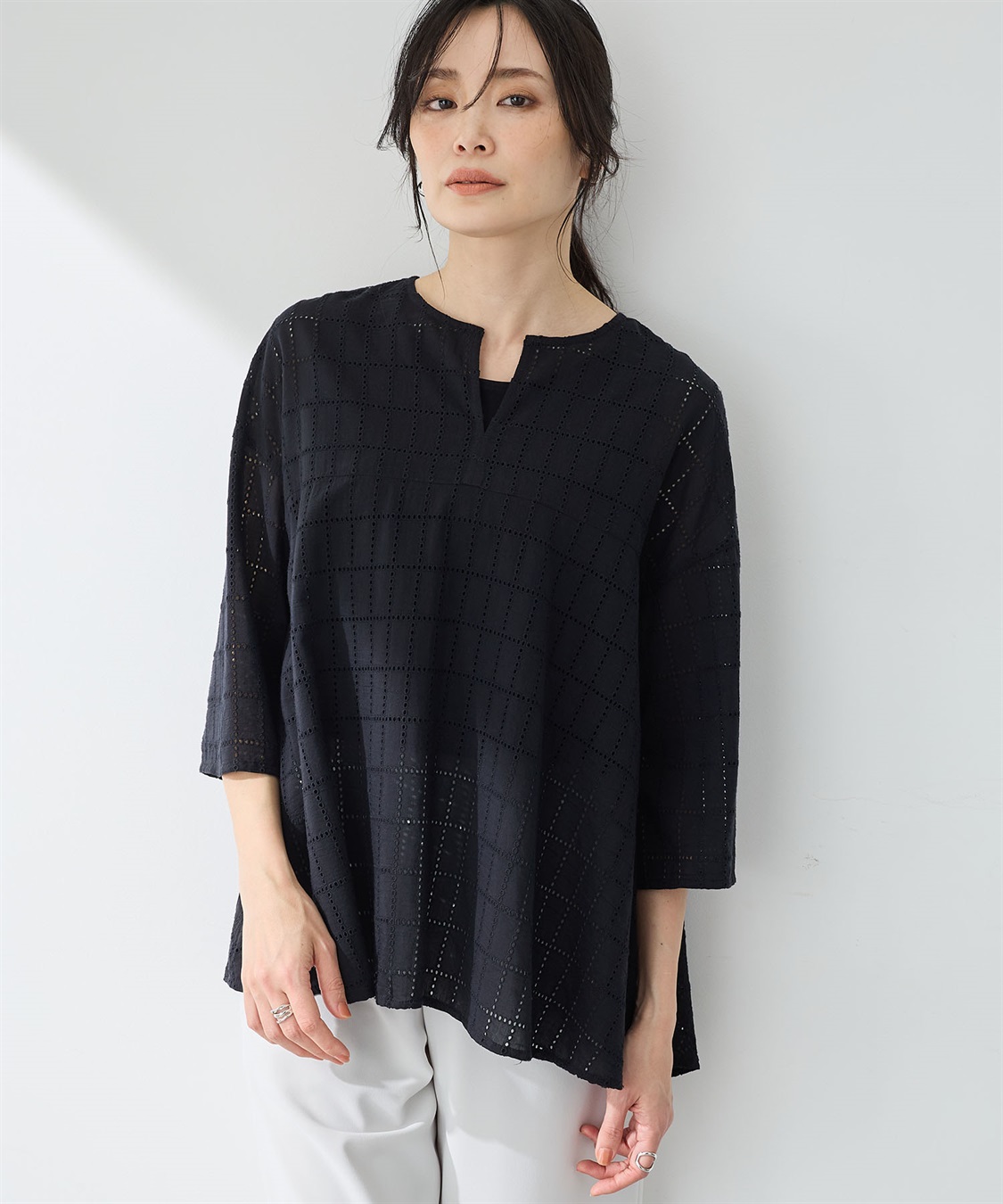 A/C DESIGN BY ALPHA CUBIC スクエア刺しゅうブラウス_variation_1