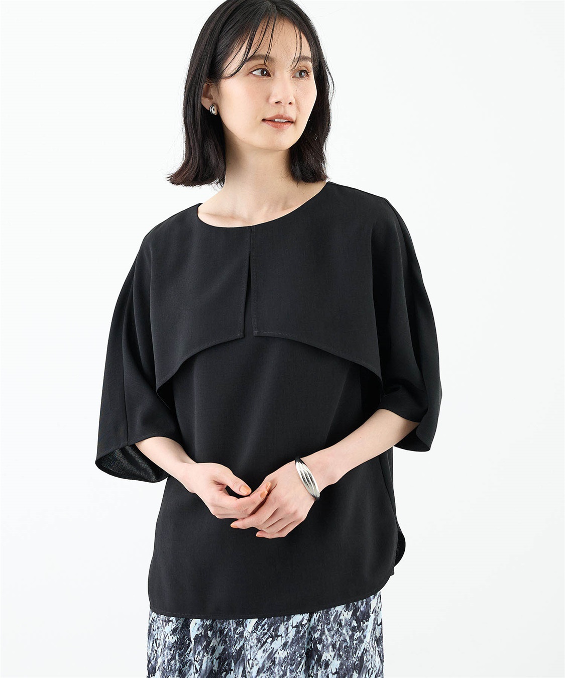 エーシーデザインバイアルファキュービック A/C DESIGN BY ALPHA CUBIC 【美モーション】ケープデザインブラウス【接触冷感・UVカ 美モーション】ケープデザインブラウス【接触冷感・UVカット】 A
