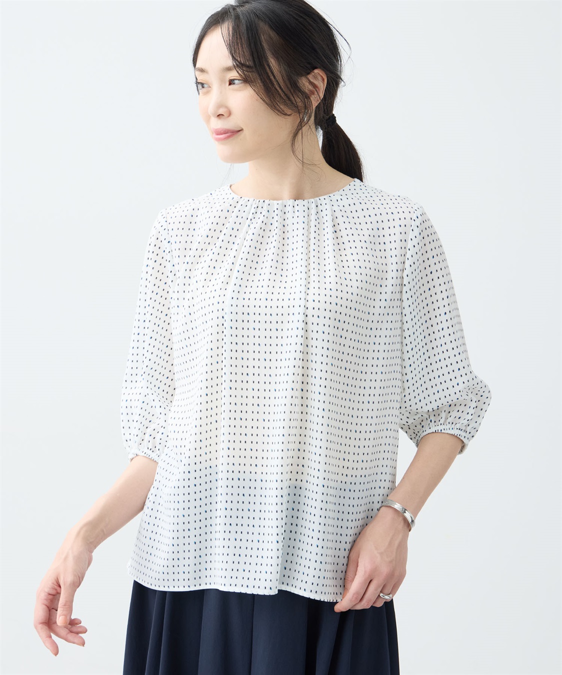 A/C DESIGN BY ALPHA CUBIC 【アルコラージュ】プリントギャザーブラウス_variation_2