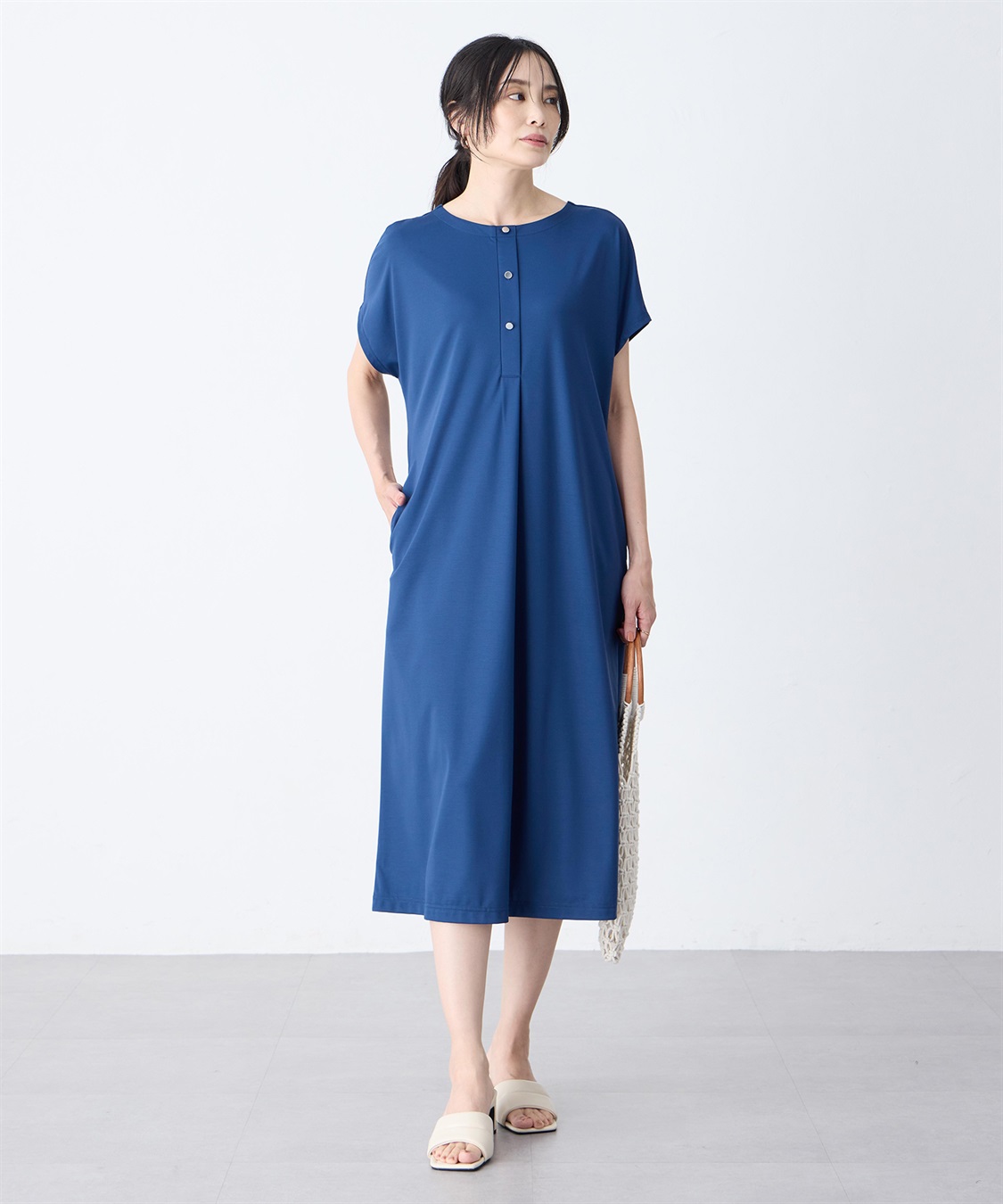 A/C DESIGN BY ALPHA CUBIC ヘンリーネック風カットワンピース_variation_2