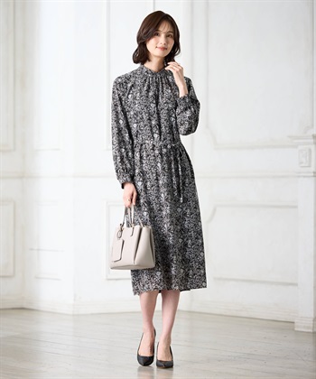 リバティプリントワンピース【ファーストライン】(ブラック-9号)