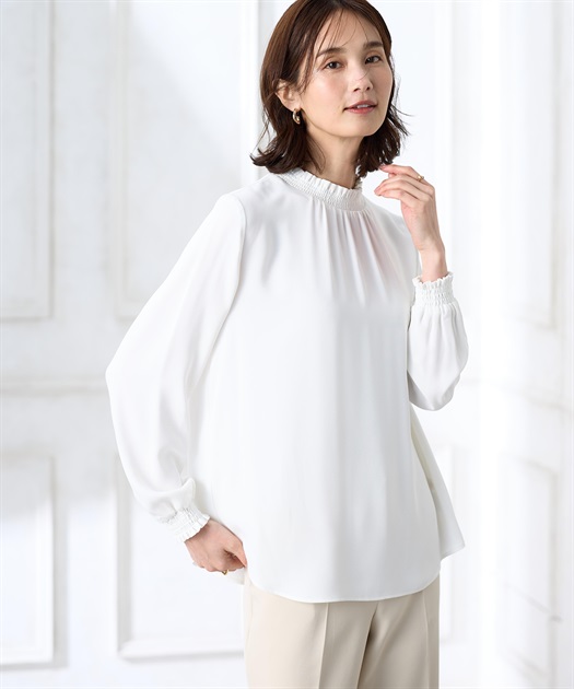 フリルブラウス