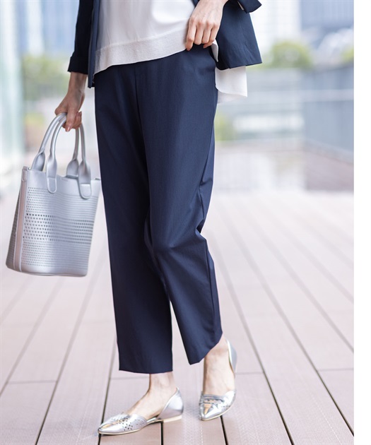美モーションストレートパンツ