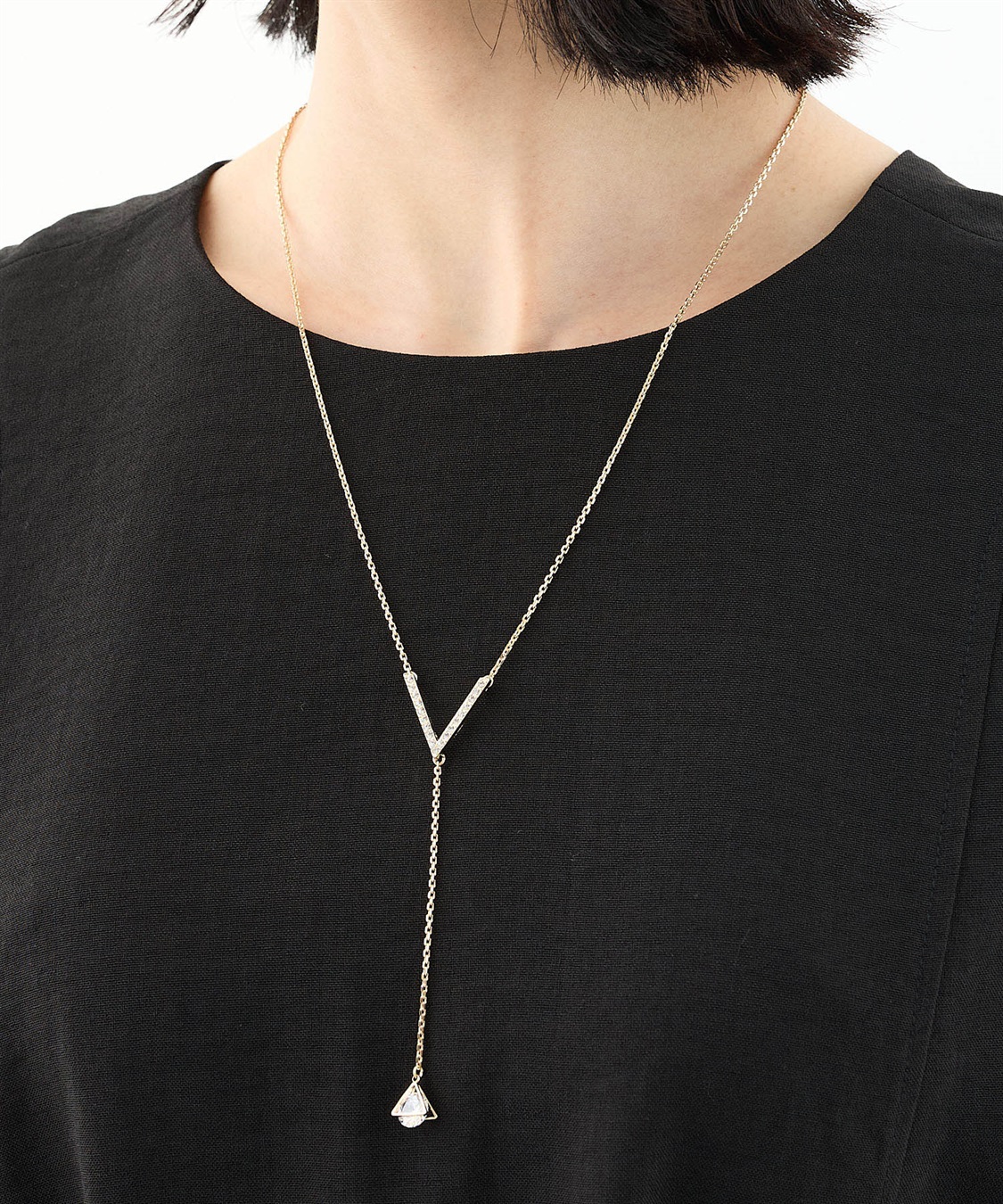Vモチーフビジューネックレス A/C DESIGN BY ALPHA CUBIC｜クロス