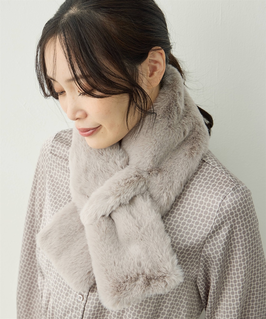 アイボリー ファー マフラー クロスデザイン アイボリー ファー マフラー クロスデザイン アイボリー ファー