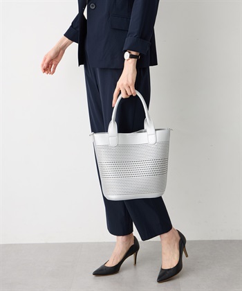 A/C DESIGN BY ALPHA CUBIC パンチング合皮2WAYトートバッグ_variationthumb_2