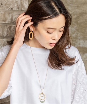 リングモチーフネックレス(ゴールド-フリー)