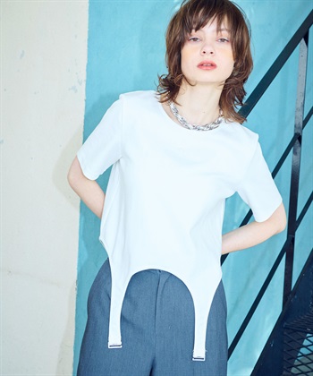 サスペンダーデザイントップス(ホワイト-FREE)