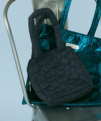 フラワーキルトスクエアミニトート(ブラック-FREE)