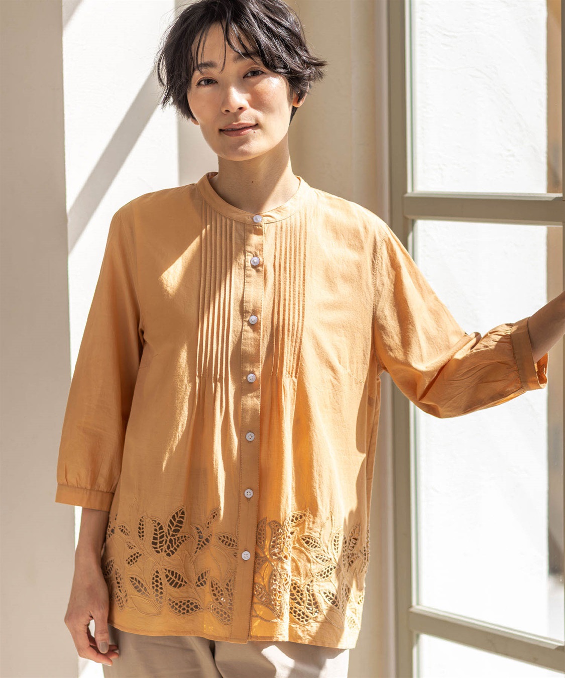 DECOY インド綿ピンタック刺しゅうブラウス_main