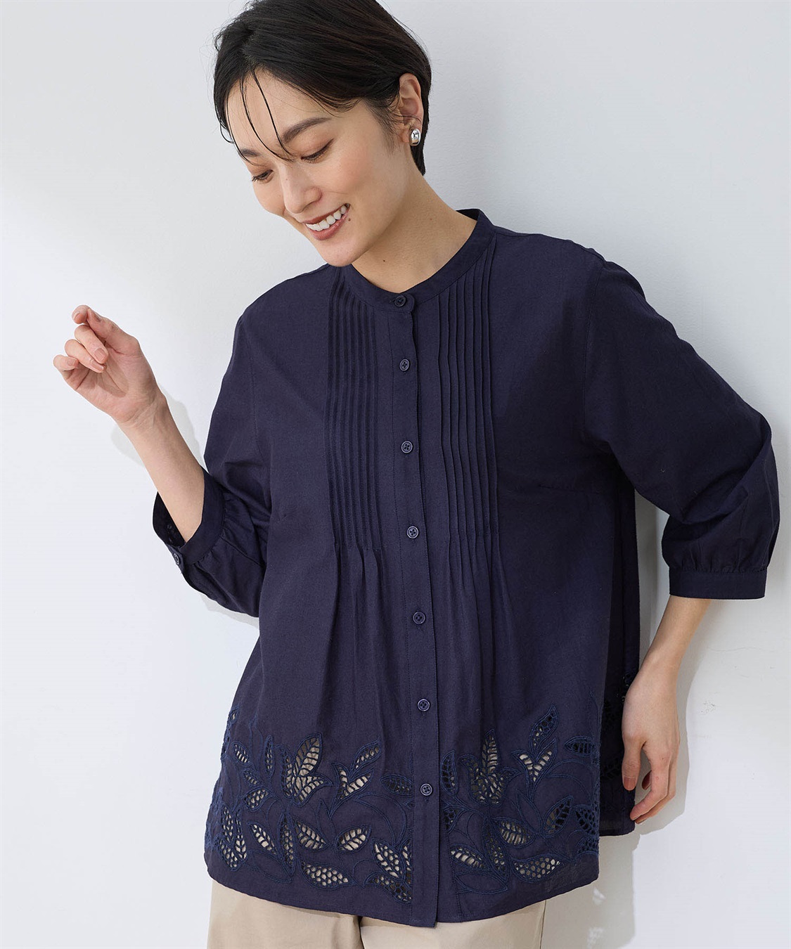 DECOY インド綿ピンタック刺しゅうブラウス_variation_3