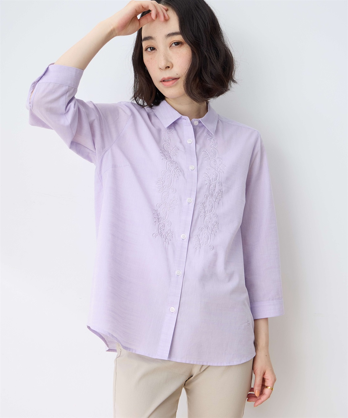 DECOY 【冷感】フロント刺しゅうブラウス_variation_2