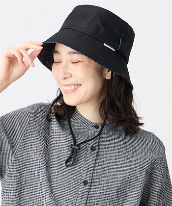 STYLE1 【In Blooom×-ten】 スリットハットを着用した女性