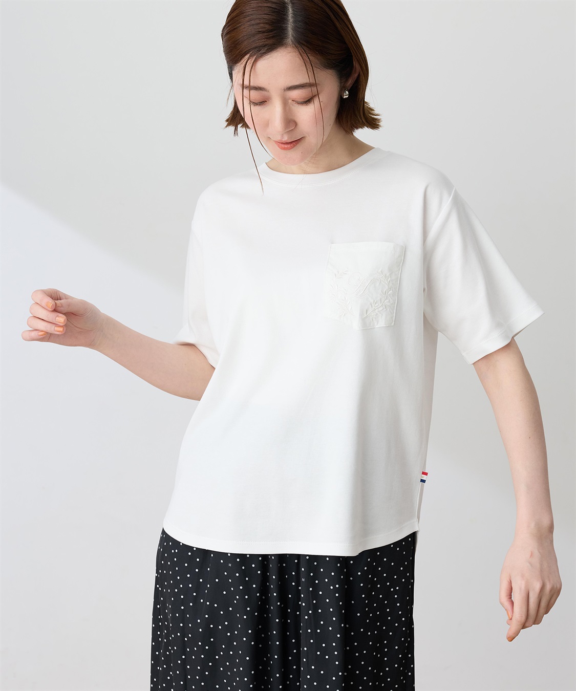 Petit Honfleur 刺しゅうポケットTシャツ【接触冷感・UVカット・オーガニックコットンブレンド】_variation_1
