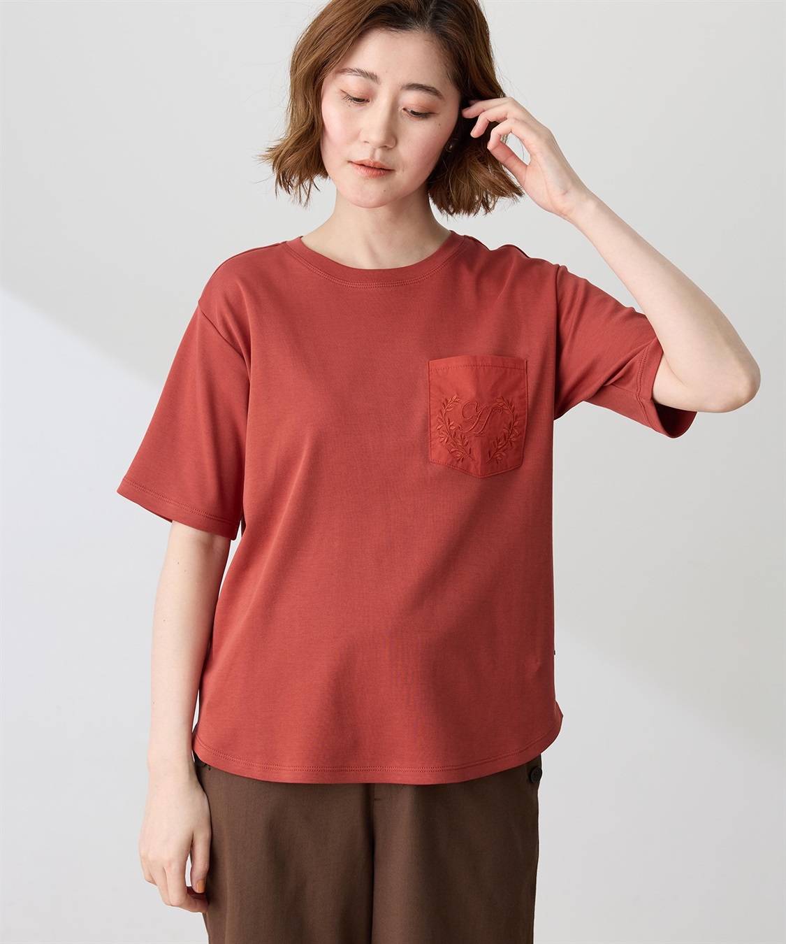 Petit Honfleur 刺しゅうポケットTシャツ【接触冷感・UVカット・オーガニックコットンブレンド】_variation_2