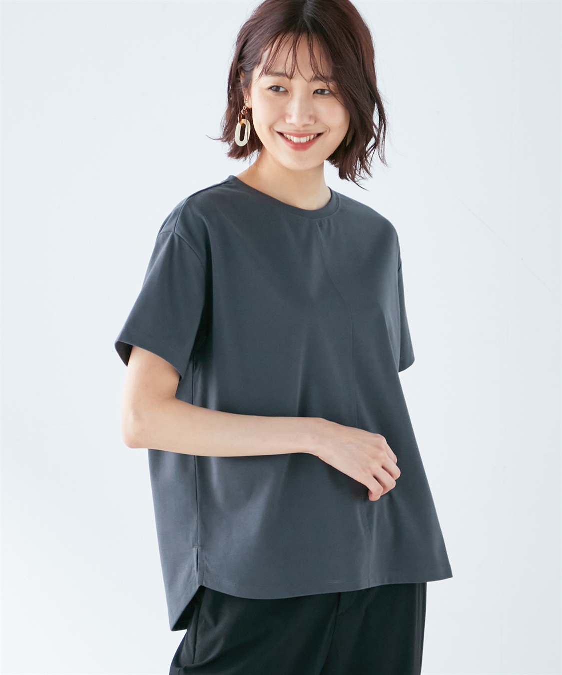 Petit Honfleur 【接触冷感・汗染み防止】ラウンドヘムTシャツ_variation_1