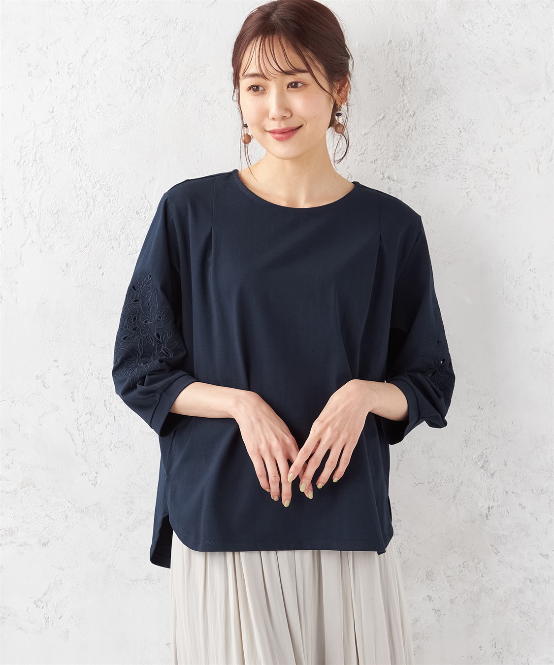 Petit Honfleur カットワーク刺繍スリーブプルオーバー_variation_3