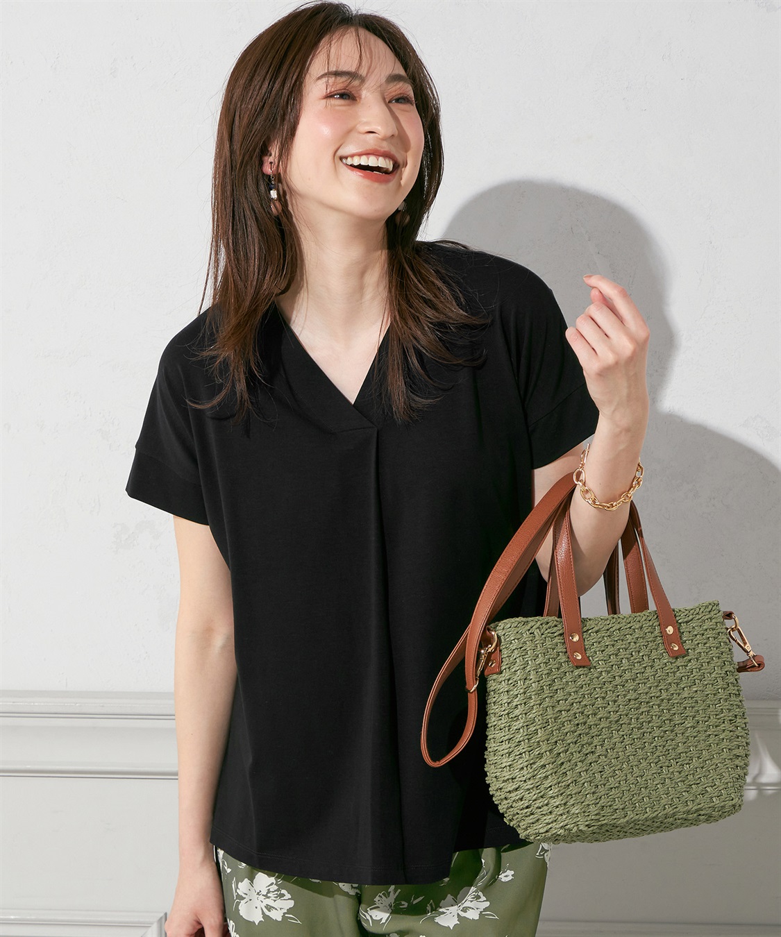 Petit Honfleur 【接触冷感】VネックTシャツ_main