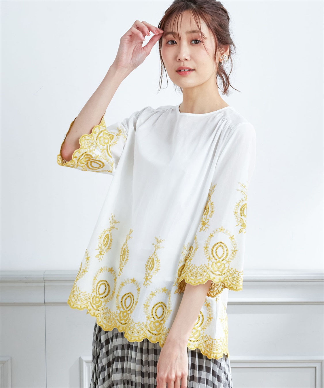 Petit Honfleur 刺しゅうスリーブプルオーバー_variation_1