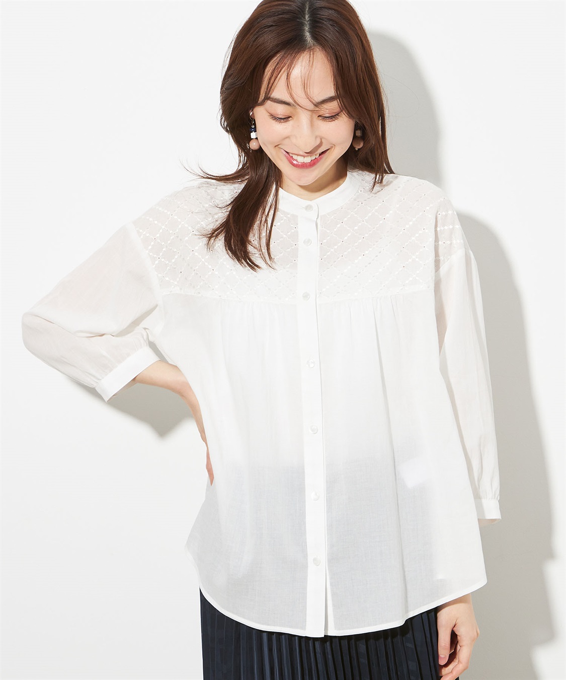Petit Honfleur ヨーク刺繍切り替えブラウス_main