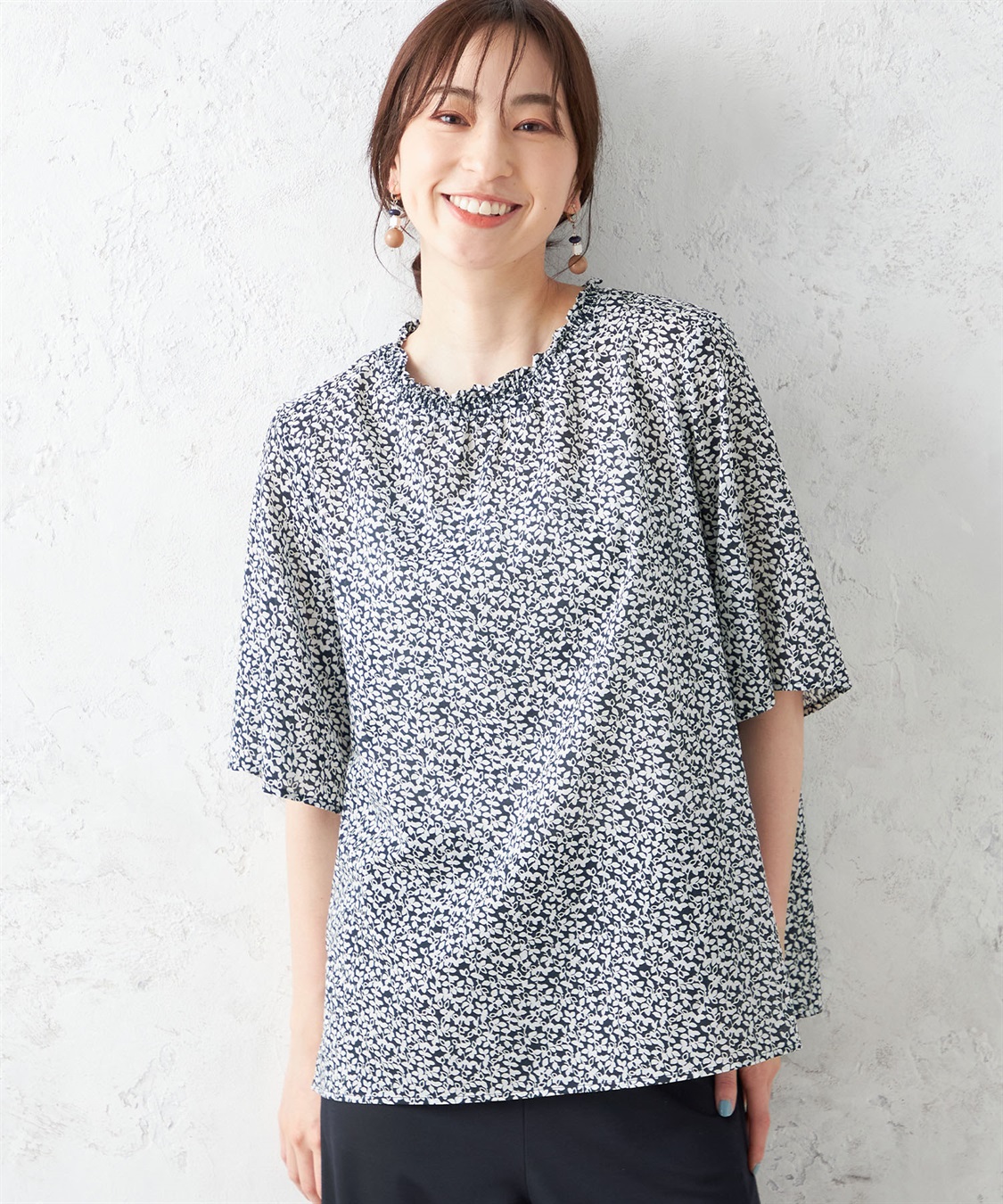 Petit Honfleur シャーリングプリントブラウス_variation_2