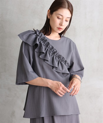 フリルピンストライプブラウス ONE'S TRUE｜クロスプラス公式