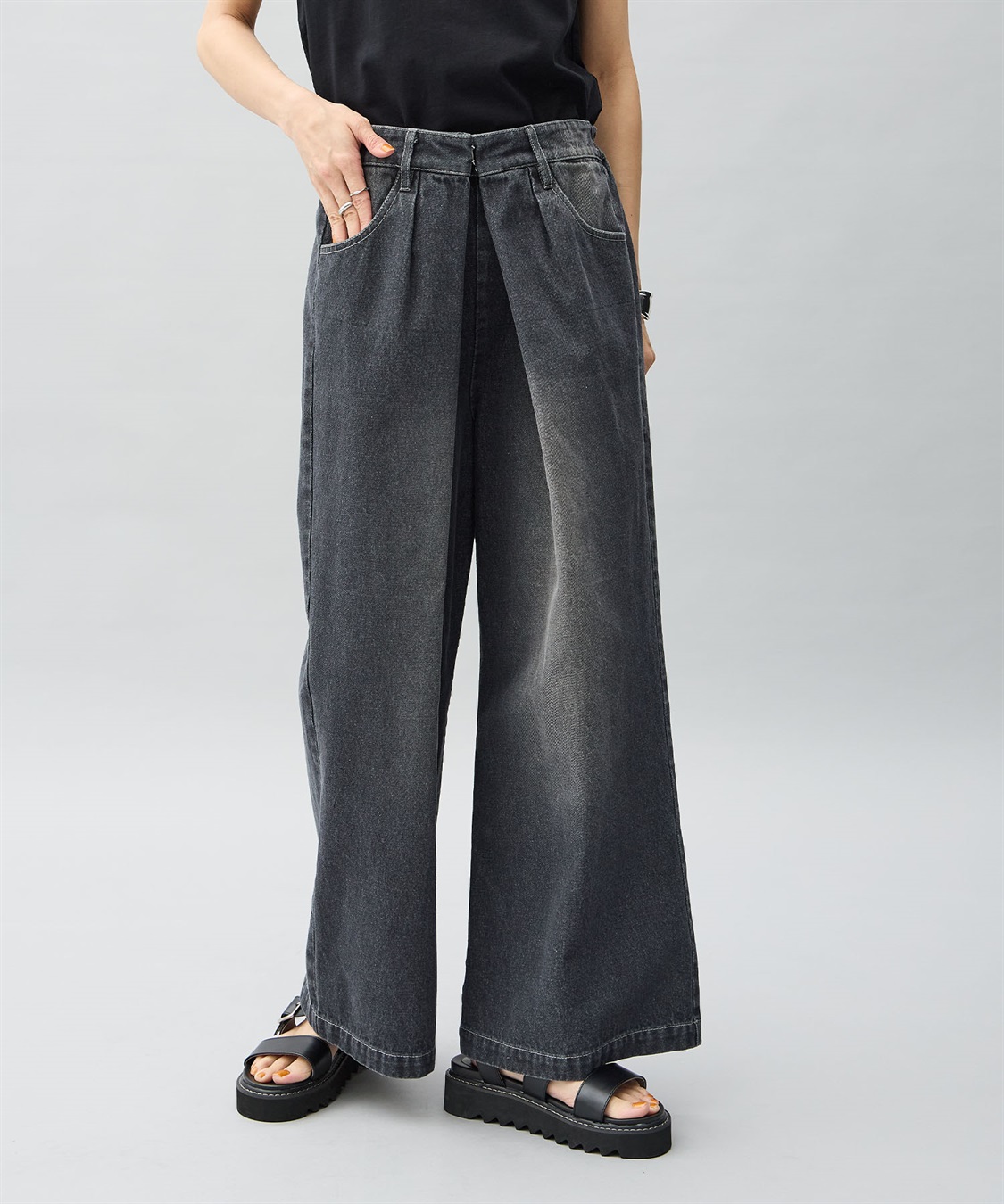 ONE‘S TRUE タックデニムパンツ_main