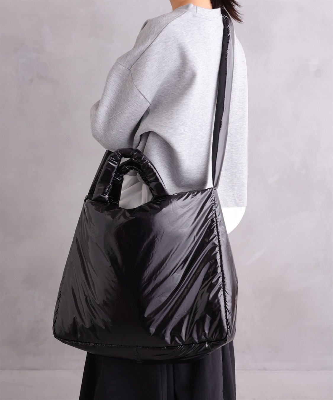 ONE‘S TRUE メタリックパフバッグ_variation_1